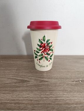 Lenox Christmas Travel Mug Tumbler Holiday Comfort And Joy Holly w/ Lid 12 Oz